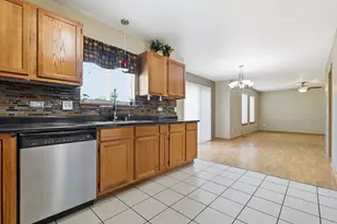 3014 30th St, Zion, IL 60099 - Photo 7