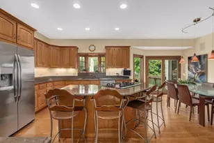 6905 Irish Ct, Darien, IL 60561 - Photo 13