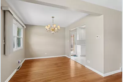 9352 S 82nd Court, Hickory Hills, IL 60457 - Photo 3