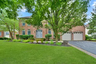 88 Open Pkwy S, Hawthorn Woods, IL 60047 - Photo 1