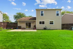 40 Rosewood Dr, Roselle, IL 60172 - Photo 23