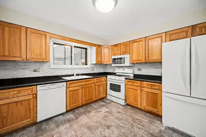 357 N Clarendon Avenue, Lombard, IL 60148 - Photo 11