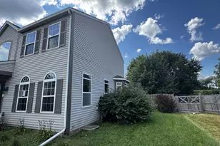 223 Paradise Pkwy, Oswego, IL 60543 - Photo 3