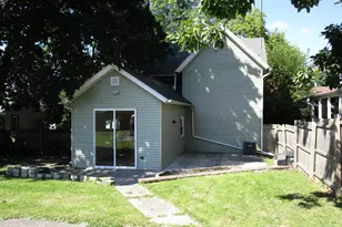 403 Garfield St, Harvard, IL 60033 - Photo 3