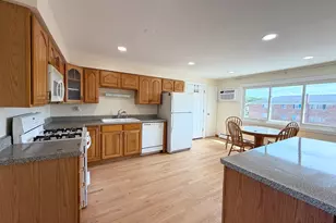 8101 W 83rd Pl, Justice, IL 60458 - Photo 3