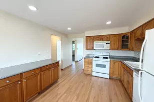 8101 W 83rd Pl, Justice, IL 60458 - Photo 5