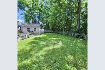 611 Golfview Drive, Round Lake Beach, IL 60073 - Photo 5