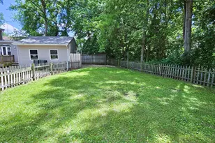 611 Golfview Dr, Round Lake Beach, IL 60073 - Photo 5