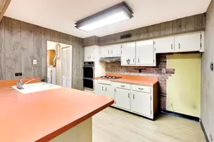 3040 N Wolf Rd, Melrose Park, IL 60164 - Photo 11
