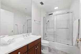 415 E North Water St, Chicago, IL 60611 - Photo 41