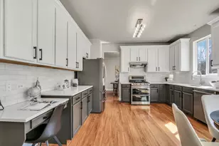 2014 S Kristina Ln, Round Lake, IL 60073 - Photo 13