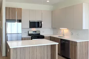 4740 W Addison St, Chicago, IL 60641 - Photo 3