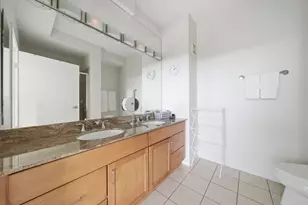 9655 Woods Dr, Skokie, IL 60077 - Photo 9