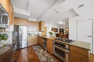 9655 Woods Dr, Skokie, IL 60077 - Photo 7