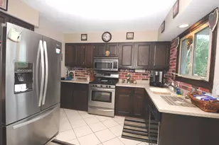 613 Garys Dr, Antioch, IL 60002 - Photo 5