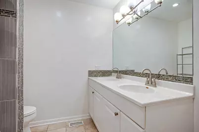 600 Thompson Boulevard, Buffalo Grove, IL 60089 - Photo 25