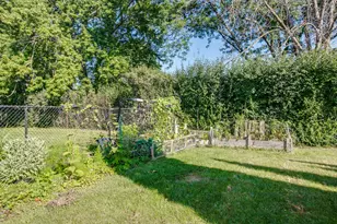 600 Thompson Blvd, Buffalo Grove, IL 60089 - Photo 33