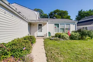600 Thompson Blvd, Buffalo Grove, IL 60089 - Photo 3