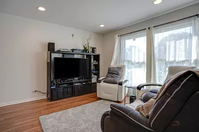 600 Thompson Boulevard, Buffalo Grove, IL 60089 - Photo 7
