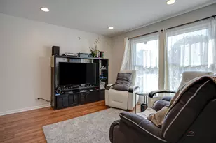 600 Thompson Blvd, Buffalo Grove, IL 60089 - Photo 7