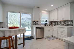 600 Thompson Blvd, Buffalo Grove, IL 60089 - Photo 13