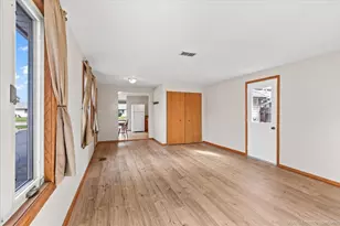 8875 S Corcoran Rd, Hometown, IL 60456 - Photo 9