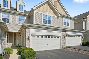 444 Vaughn Cir, Aurora, IL 60502 - Photo 1