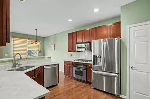 444 Vaughn Cir, Aurora, IL 60502 - Photo 9