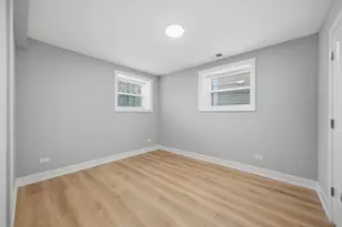 2442 W Wilson Ave, Chicago, IL 60625 - Photo 15