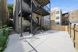 2442 W Wilson Ave, Chicago, IL 60625 - Photo 19