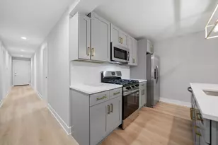 2442 W Wilson Ave, Chicago, IL 60625 - Photo 9