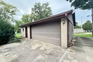 909 W Washington St, Clifton, IL 61727 - Photo 23