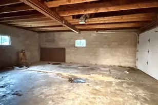 909 W Washington St, Clifton, IL 61727 - Photo 25