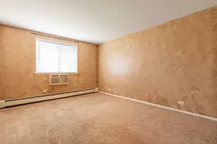 1375 Rebecca Dr, Hoffman Estates, IL 60169 - Photo 11