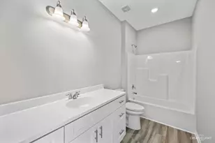 537 S Preston St, Cortland, IL 60112 - Photo 9