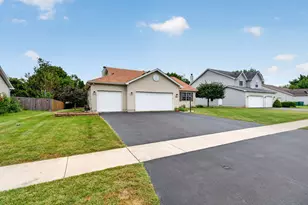 304 Thames Dr, Shorewood, IL 60404 - Photo 5