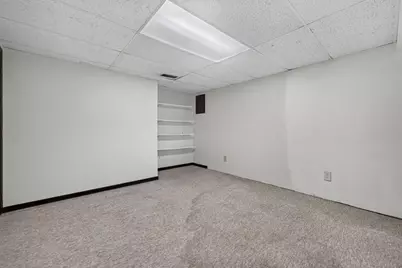 5555 Roanoke Road, Rockford, IL 61107 - Photo 31