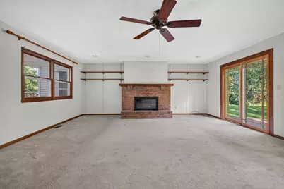 5555 Roanoke Road, Rockford, IL 61107 - Photo 13