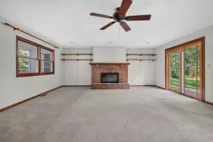 5555 Roanoke Rd, Rockford, IL 61107 - Photo 13