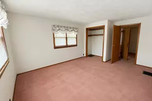 611 S Adams Ave, Freeport, IL 61032 - Photo 11