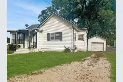 611 S Adams Avenue, Freeport, IL 61032 - Photo 3