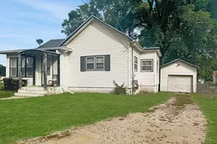 611 S Adams Ave, Freeport, IL 61032 - Photo 3