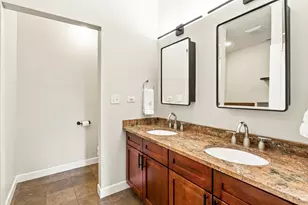 803 N Campbell Ave, Chicago, IL 60622 - Photo 15