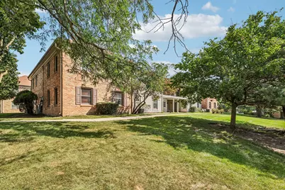 1760 Bristol Walk Walk #B, Hoffman Estates, IL 60169 - Photo 1