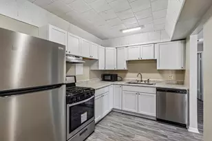 1760 Bristol Walk Walk, Hoffman Estates, IL 60169 - Photo 9