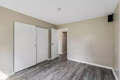 1760 Bristol Walk Walk #B, Hoffman Estates, IL 60169 - Photo 11