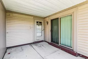 1760 Bristol Walk Walk, Hoffman Estates, IL 60169 - Photo 19