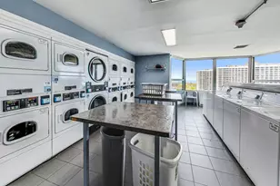 720 W Gordon Terrace, Chicago, IL 60613 - Photo 21
