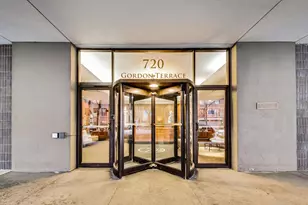 720 W Gordon Terrace, Chicago, IL 60613 - Photo 3