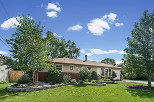 545 Newark Ln, Hoffman Estates, IL 60169 - Photo 1